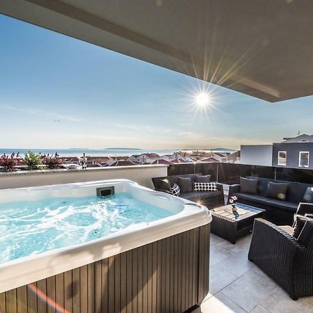 Villa Magnifica Penthouse With Jacuzzi Novalja Eksteriør bilde